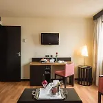 Hotel Lisboa Отель 4*