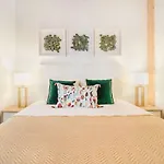 Hotel Lisboa Отель 4*